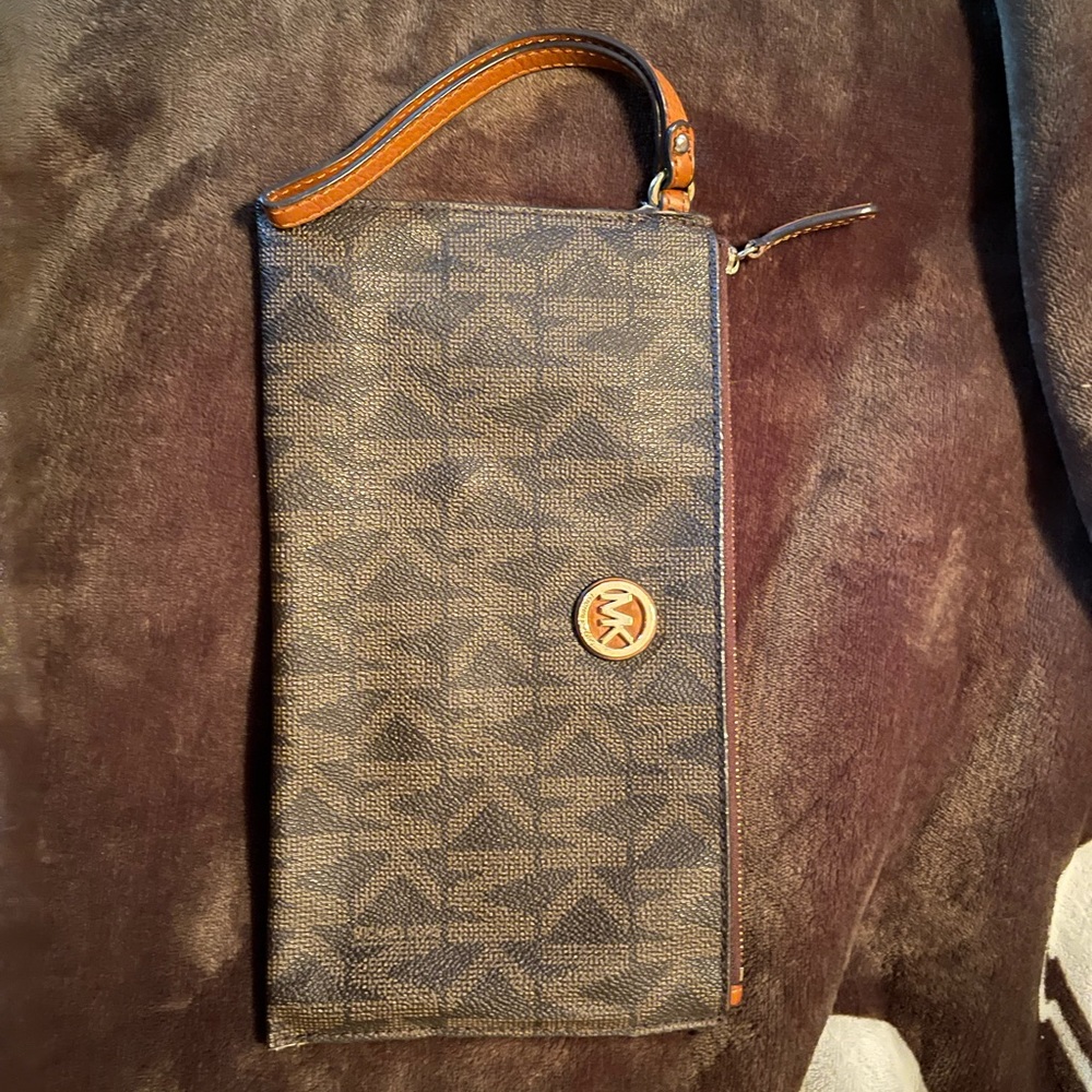 Michael Kors Wristlet